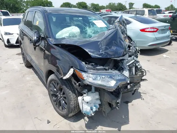 JA4AD3A35JZ067008 2018 MITSUBISHI OUTLANDER - Image 1