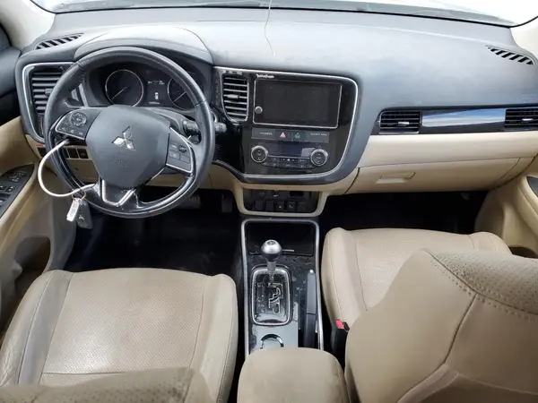 JA4AD3A35JZ071429 2018 MITSUBISHI OUTLANDER - Image 8
