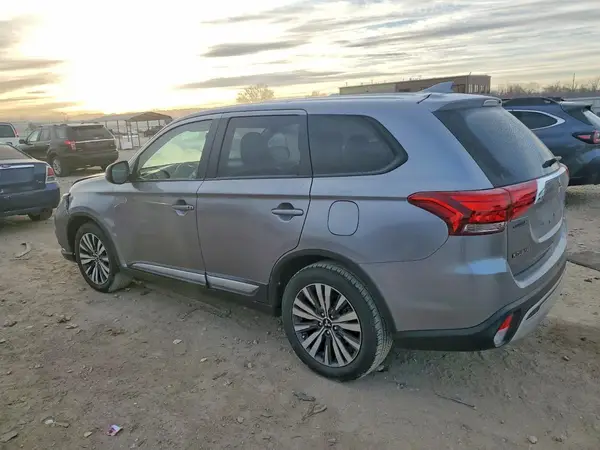 JA4AD3A35KZ007585 2019 MITSUBISHI OUTLANDER - Image 2