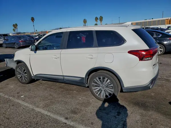JA4AD3A35KZ008882 2019 MITSUBISHI OUTLANDER - Image 2