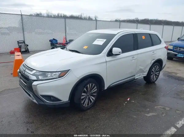 JA4AD3A35KZ012124 2019 MITSUBISHI OUTLANDER - Image 2