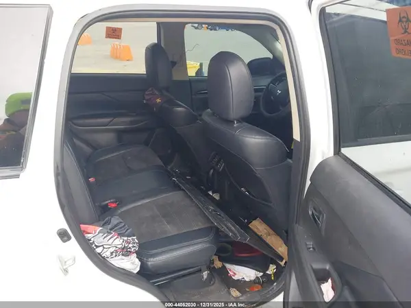 JA4AD3A35KZ012124 2019 MITSUBISHI OUTLANDER - Image 8