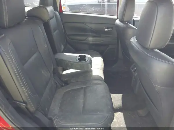JA4AD3A35KZ014097 2019 MITSUBISHI OUTLANDER - Image 8