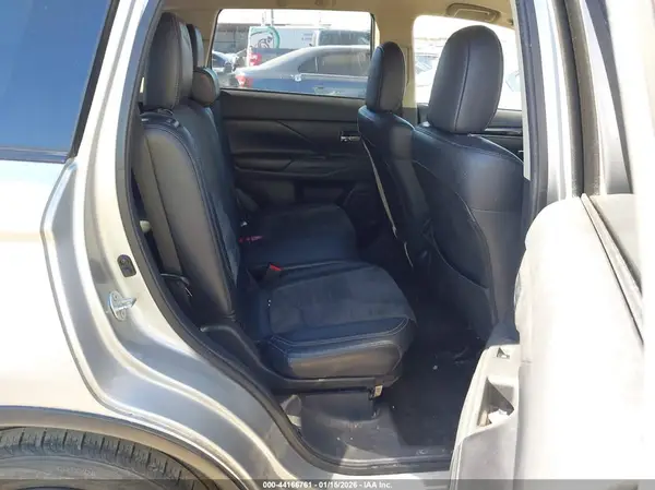 JA4AD3A35KZ019008 2019 MITSUBISHI OUTLANDER - Image 8