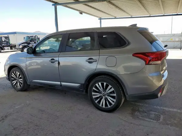 JA4AD3A35KZ048251 2019 MITSUBISHI OUTLANDER - Image 2