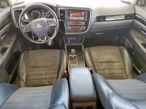 JA4AD3A35KZ048251 2019 MITSUBISHI OUTLANDER - Image 8