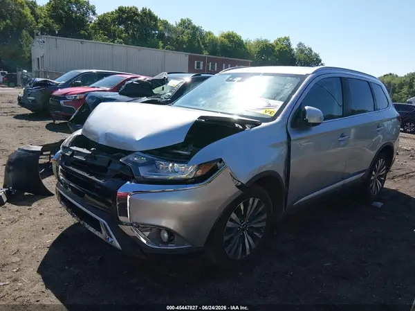 JA4AD3A35LJ000426 2020 MITSUBISHI OUTLANDER - Image 2
