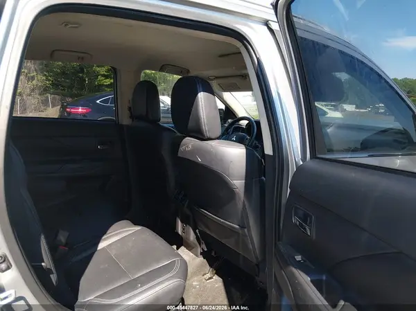 JA4AD3A35LJ000426 2020 MITSUBISHI OUTLANDER - Image 8