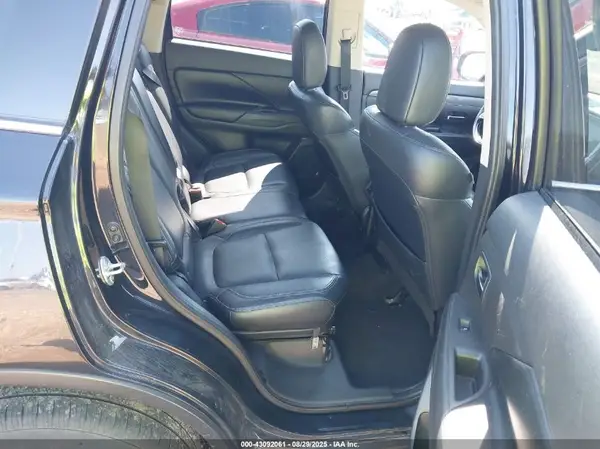 JA4AD3A35LJ000541 2020 MITSUBISHI OUTLANDER - Image 8