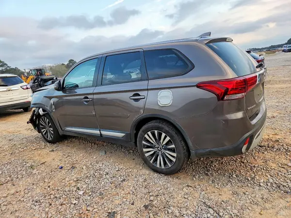 JA4AD3A35LZ004851 2020 MITSUBISHI OUTLANDER - Image 2