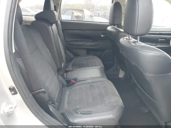 JA4AD3A35LZ005143 2020 MITSUBISHI OUTLANDER - Image 8