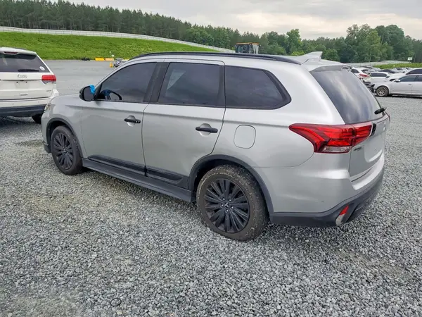 JA4AD3A35LZ006857 2020 MITSUBISHI OUTLANDER - Image 2
