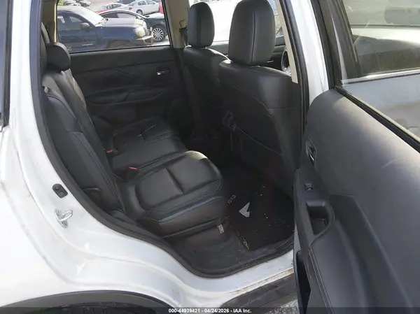 JA4AD3A35LZ012853 2020 MITSUBISHI OUTLANDER - Image 8