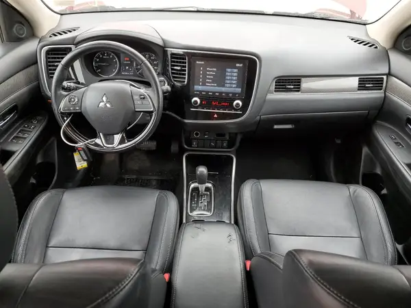 JA4AD3A35LZ019978 2020 MITSUBISHI OUTLANDER - Image 8