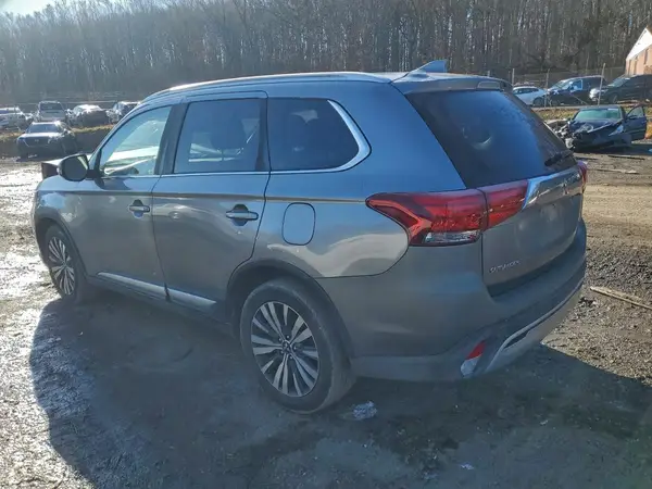 JA4AD3A35LZ020127 2020 MITSUBISHI OUTLANDER - Image 2