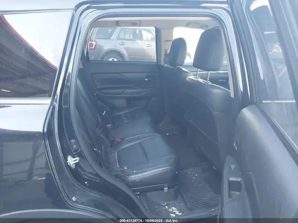 JA4AD3A35LZ020211 2020 MITSUBISHI OUTLANDER - Image 8