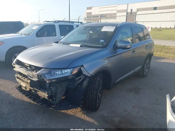 JA4AD3A35LZ030429 2020 MITSUBISHI OUTLANDER - Image 2