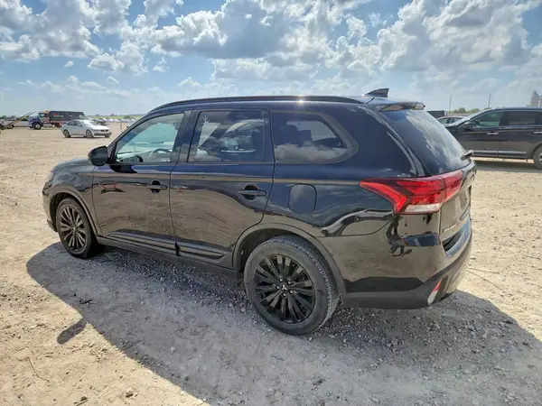 JA4AD3A35LZ030513 2020 MITSUBISHI OUTLANDER - Image 2