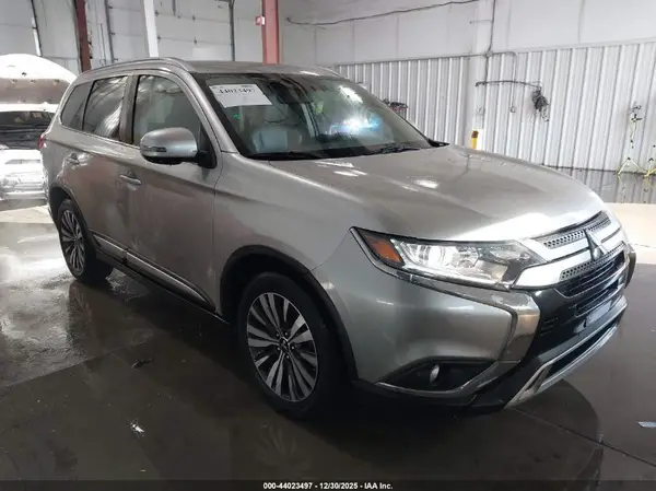 JA4AD3A35LZ031256 2020 MITSUBISHI OUTLANDER - Image 1