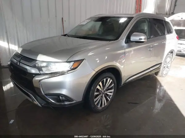 JA4AD3A35LZ031256 2020 MITSUBISHI OUTLANDER - Image 2