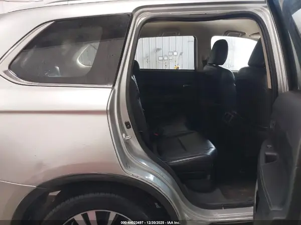 JA4AD3A35LZ031256 2020 MITSUBISHI OUTLANDER - Image 8