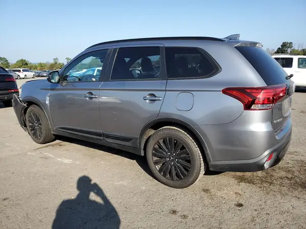 JA4AD3A35LZ035257 2020 MITSUBISHI OUTLANDER - Image 2