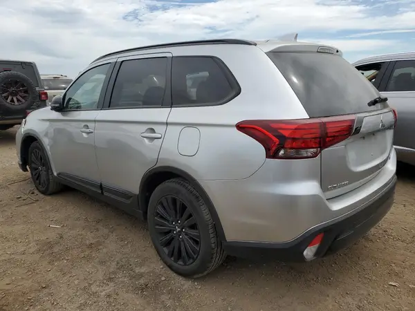 JA4AD3A35LZ041172 2020 MITSUBISHI OUTLANDER - Image 2