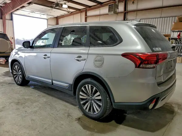 JA4AD3A35LZ045951 2020 MITSUBISHI OUTLANDER - Image 2