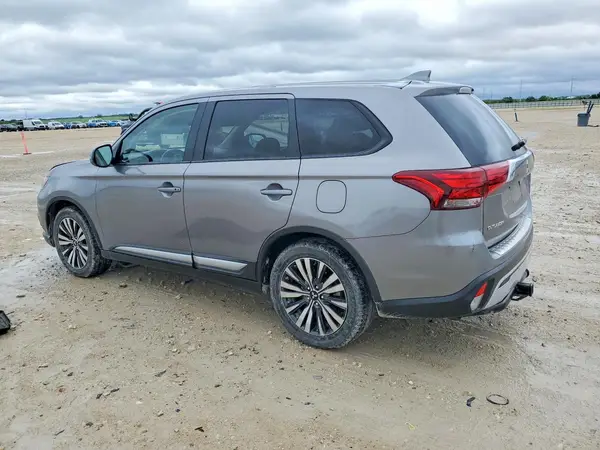 JA4AD3A35LZ047988 2020 MITSUBISHI OUTLANDER - Image 2