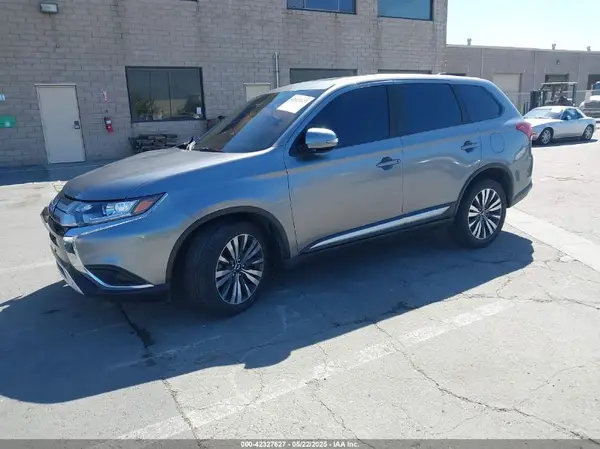 JA4AD3A35LZ048784 2020 MITSUBISHI OUTLANDER - Image 2