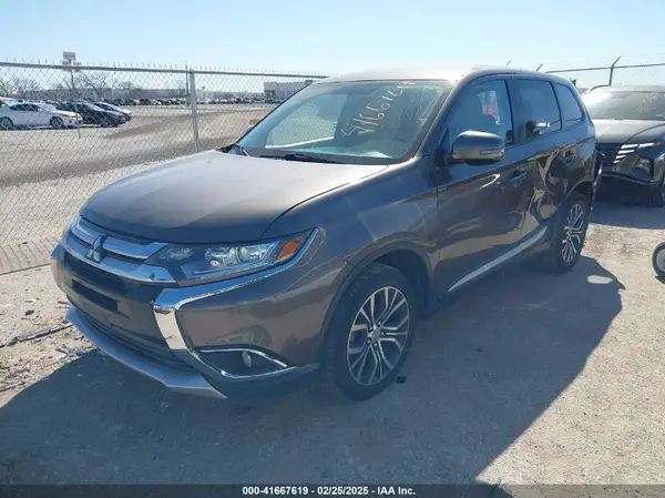 JA4AD3A36GZ000555 2016 MITSUBISHI OUTLANDER - Image 2