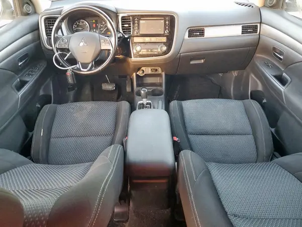 JA4AD3A36GZ002032 2016 MITSUBISHI OUTLANDER - Image 8