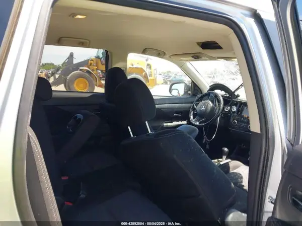 JA4AD3A36GZ007490 2016 MITSUBISHI OUTLANDER - Image 8