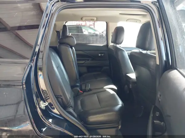 JA4AD3A36GZ016013 2016 MITSUBISHI OUTLANDER - Image 8