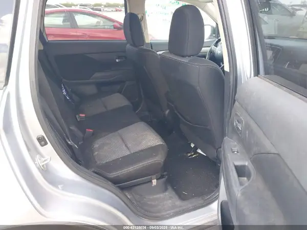 JA4AD3A36GZ016173 2016 MITSUBISHI OUTLANDER - Image 8