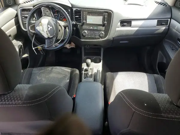 JA4AD3A36GZ016478 2016 MITSUBISHI OUTLANDER - Image 8