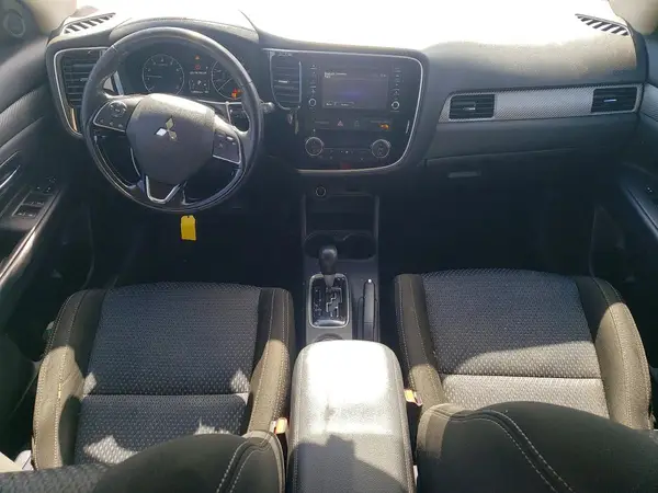 JA4AD3A36GZ025195 2016 MITSUBISHI OUTLANDER - Image 8