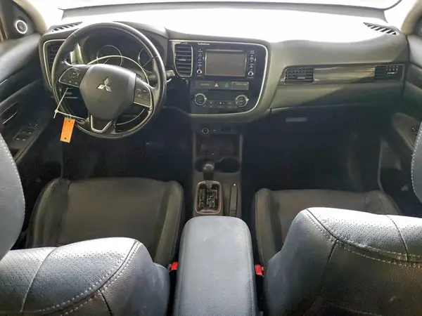 JA4AD3A36GZ028372 2016 MITSUBISHI OUTLANDER - Image 8