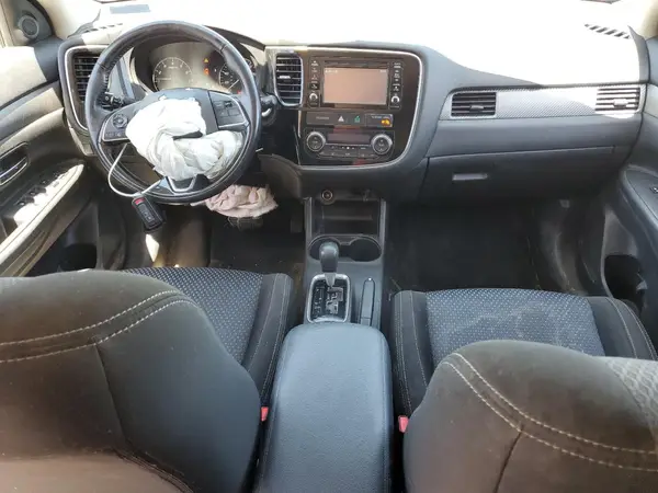 JA4AD3A36GZ033779 2016 MITSUBISHI OUTLANDER - Image 8