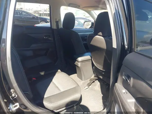 JA4AD3A36GZ035712 2016 MITSUBISHI OUTLANDER - Image 8