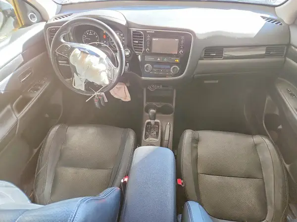 JA4AD3A36GZ036908 2016 MITSUBISHI OUTLANDER - Image 8
