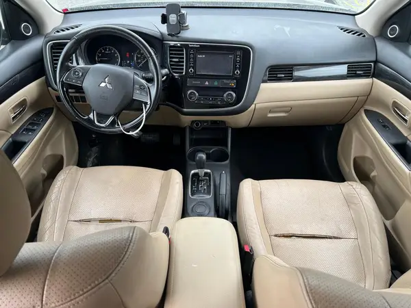 JA4AD3A36GZ037153 2016 MITSUBISHI OUTLANDER - Image 8