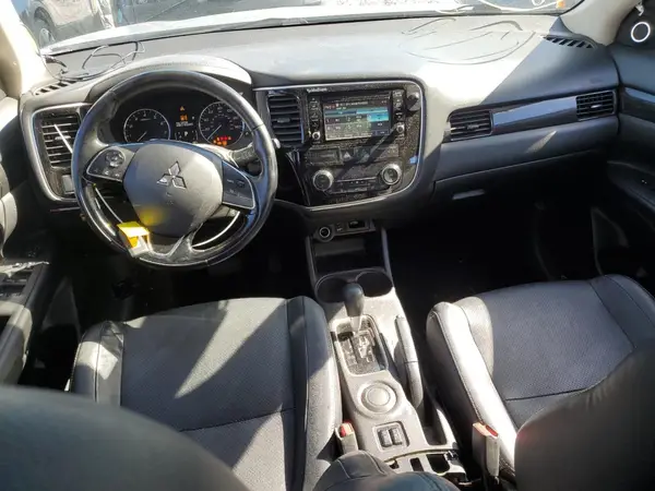 JA4AD3A36GZ046645 2016 MITSUBISHI OUTLANDER - Image 8
