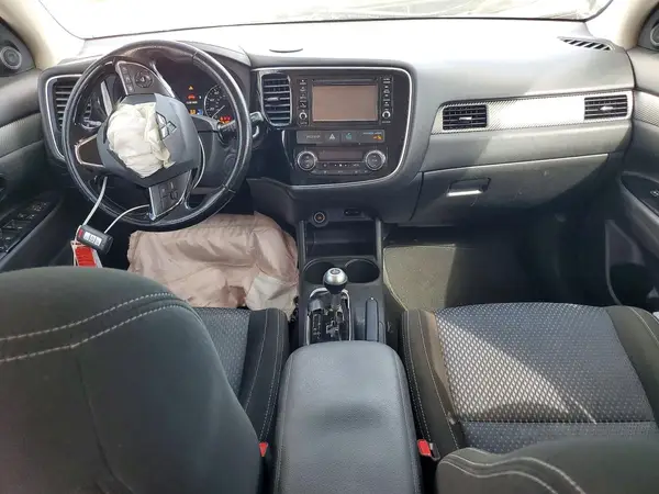 JA4AD3A36GZ049979 2016 MITSUBISHI OUTLANDER - Image 8
