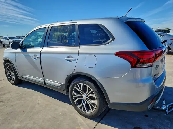 JA4AD3A36GZ051442 2016 MITSUBISHI OUTLANDER - Image 2