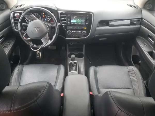 JA4AD3A36GZ056530 2016 MITSUBISHI OUTLANDER - Image 8