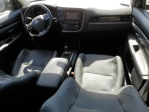 JA4AD3A36GZ056950 2016 MITSUBISHI OUTLANDER - Image 8