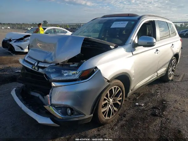 JA4AD3A36GZ061209 2016 MITSUBISHI OUTLANDER - Image 2