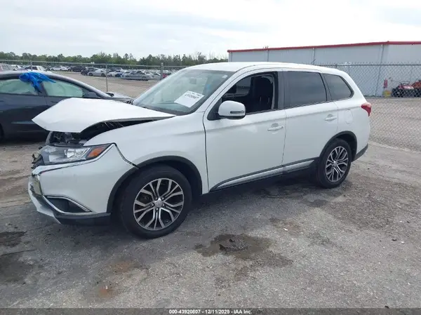 JA4AD3A36GZ063557 2016 MITSUBISHI OUTLANDER - Image 2