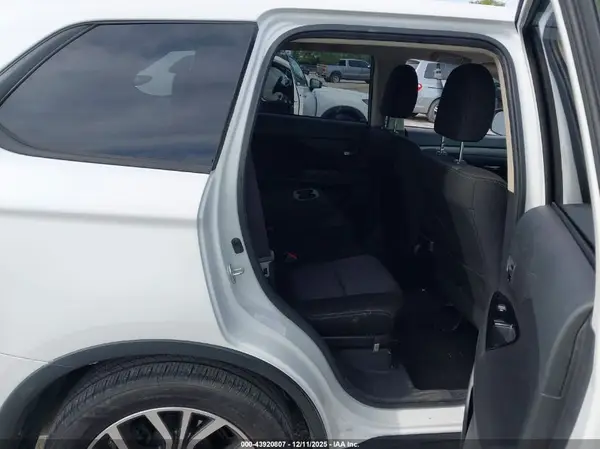 JA4AD3A36GZ063557 2016 MITSUBISHI OUTLANDER - Image 8